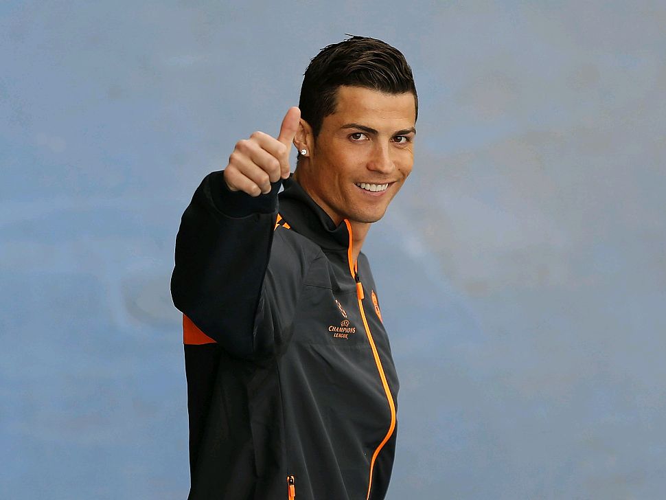 奥尔莫打入国家队生涯第12球，自首秀以来仅次于三人（奥尔莫收获国家队第12球，首秀至今仅落后三人）