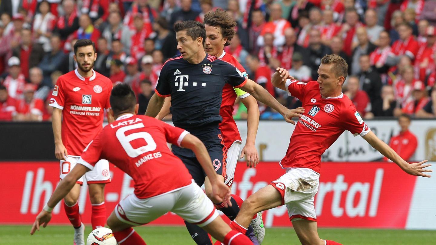 詹姆斯17投4中，纪录被终结，险成输球罪人，最后一传将功补过（詹姆斯17投仅4中，纪录止步，险成输球背锅者，终场前妙传完成救赎）