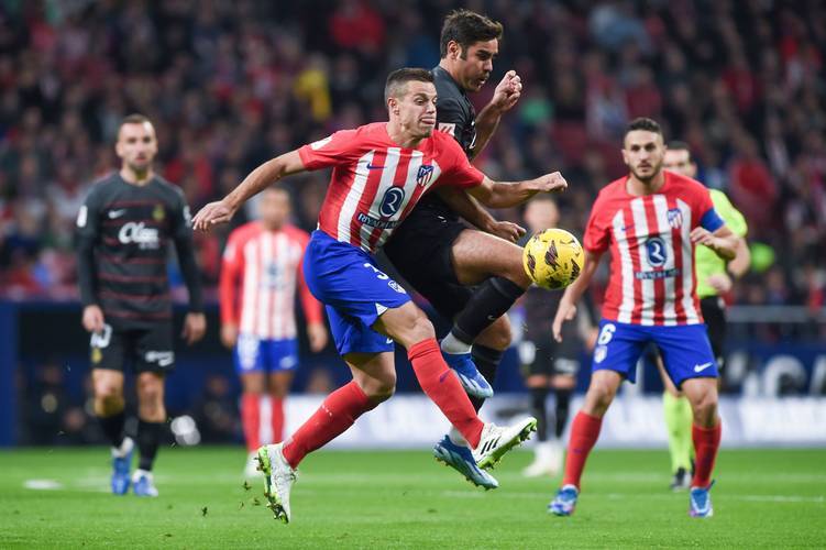 Tsygankov的后期支撑领先让赫罗纳超越皇家社会并走出降级区（Tsygankov终场前打入制胜球，助赫罗纳力压皇家社会脱离降级区）