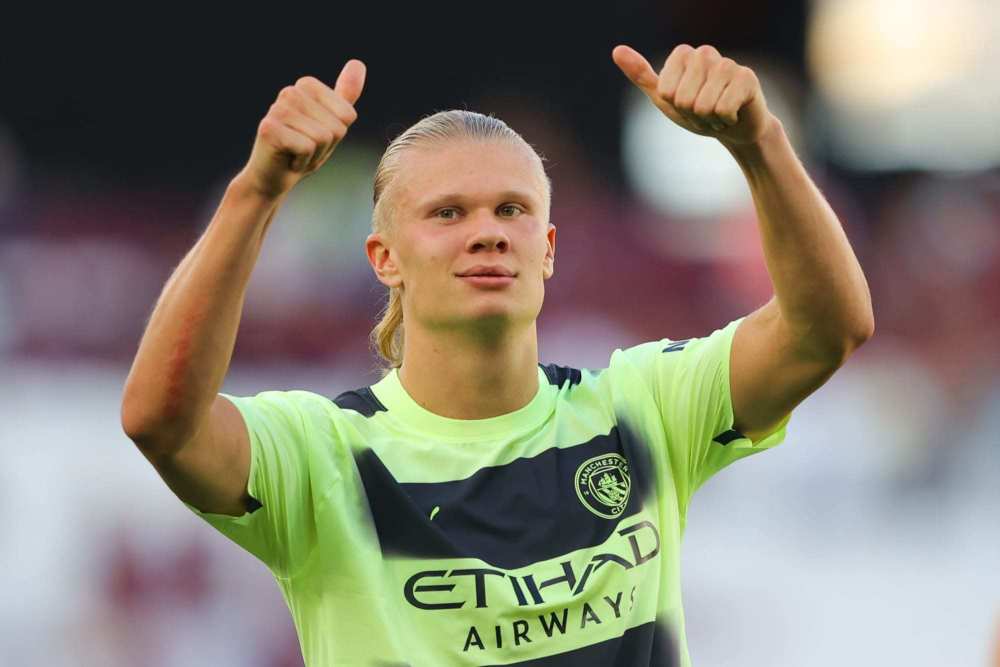 每体：法兰克福球迷有1000人无门票想混进场，被安保当时驱离（每体：约千名法兰克福球迷无票试图入场，已被安保当场驱离）