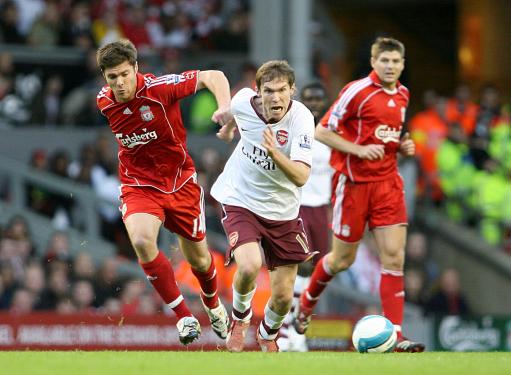 北爱尔兰小将唐利：在热刺时凯恩帮了我很多，这让我喜欢回撤（北爱新星唐利：热刺时期受凯恩点拨，因此更偏爱回撤）