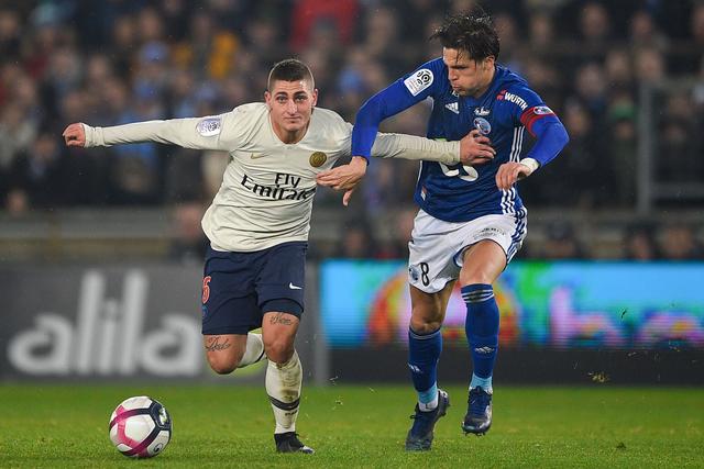 汉斯-弗里克对巴萨室内足球队的惊喜访问（汉斯-弗里克突访巴萨室内足球队）