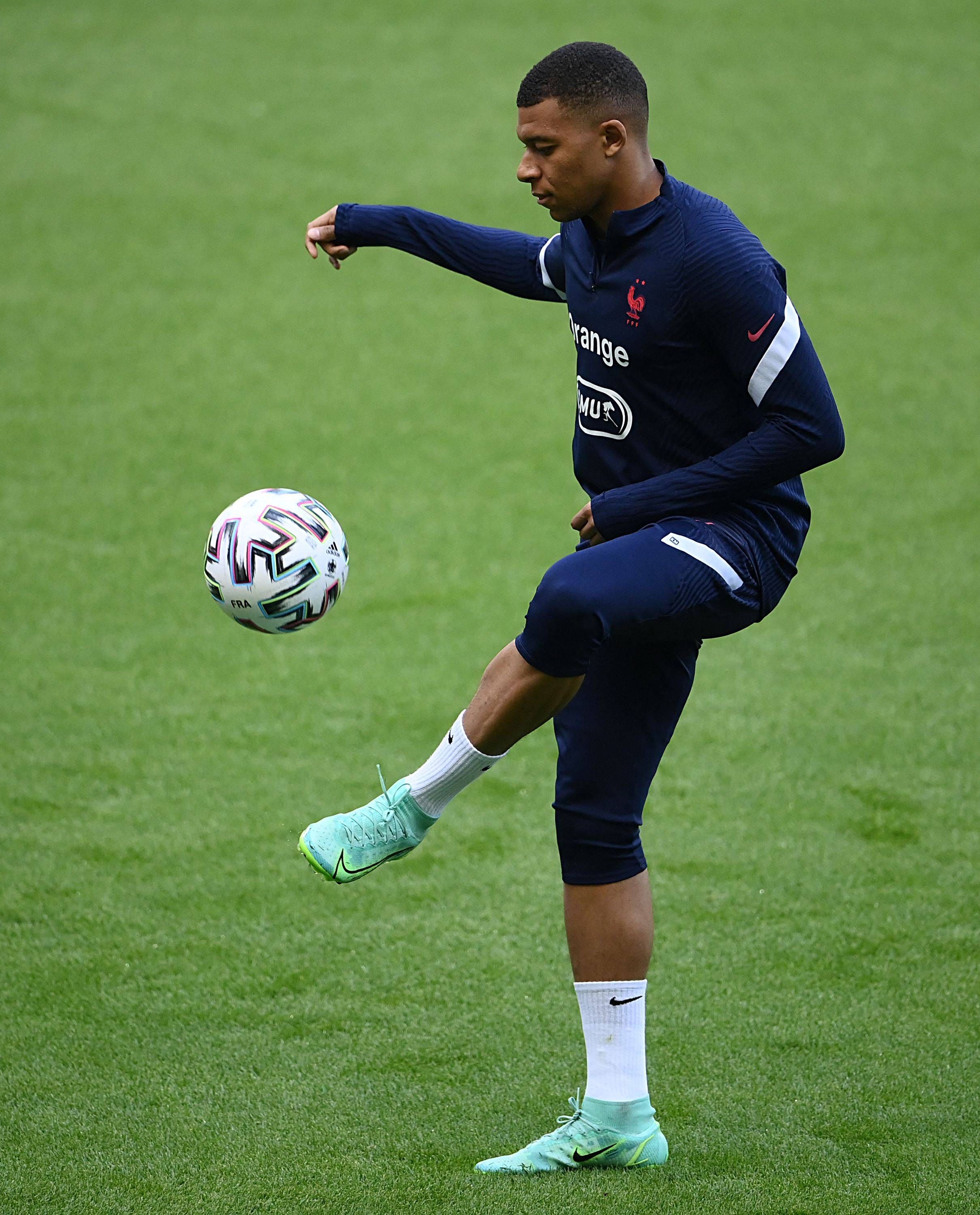 意大利杯半场：巴希奇远射造险，拉齐奥暂0-0AC米兰（意大利杯半场：巴希奇远射制造威胁，拉齐奥暂与AC米兰0-0）