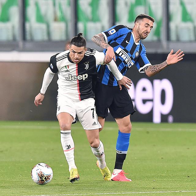 山东5-1三镇，卡扎双响失最佳射手，克雷桑破门，王大雷扑点（山东泰山5-1三镇：卡扎梅开二度仍失最佳射手，克雷桑破门，王大雷扑点）