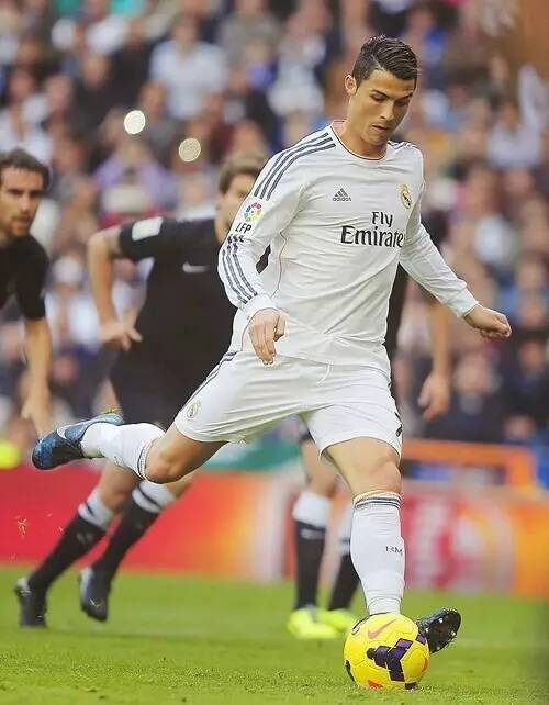 记者：阿隆索国家德比惹恼维尼修斯后，曾让米利唐去找他谈谈