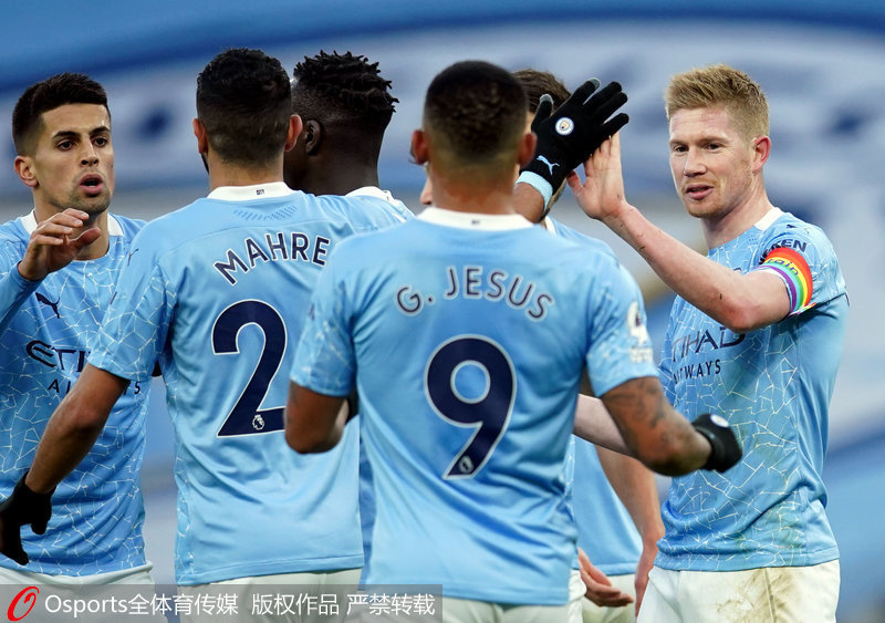 球迷：今天这队真的帅疯了（球迷沸腾：这队今天帅翻天）