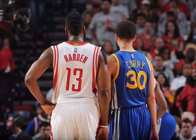 他将功劳归 他将功劳归